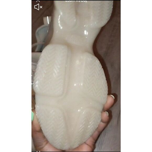 Nwt super cute trendy ladies sneakers Blush color sz 8.5 - Picture 3 of 11